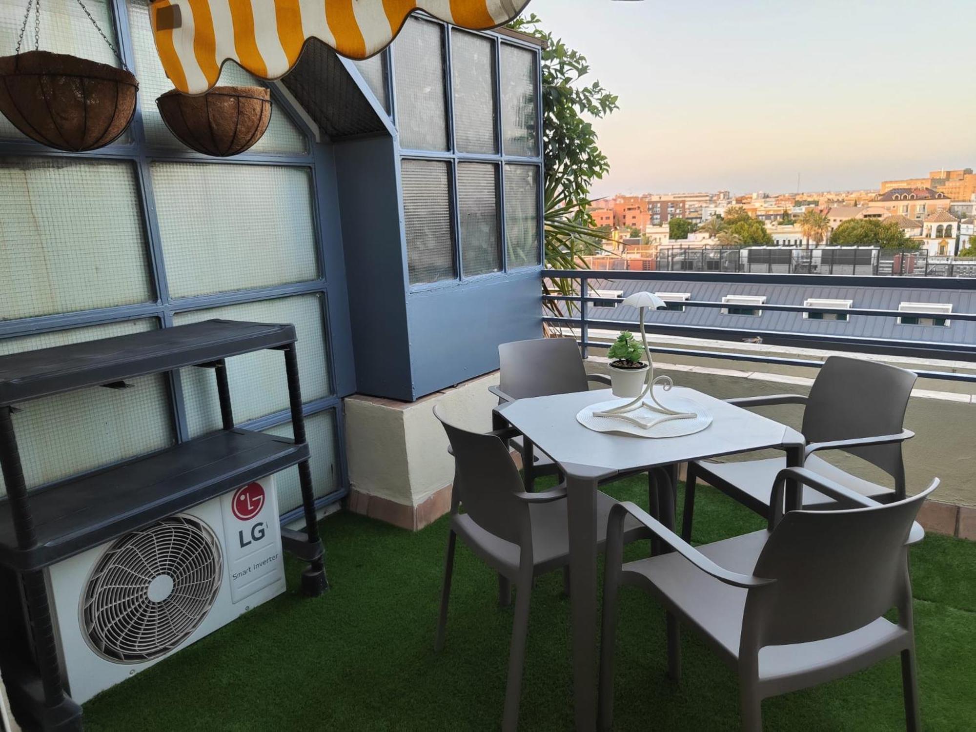 Apartamento Agradable Duplex Terraza Virgen Del Rocio Sevilla Exterior foto